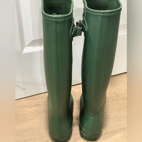 Hunter Green Women's Tall Rain Boots - Picture 4 of 10